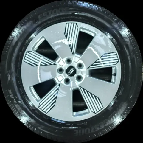 Background image for 255/55 R19 WINTERREIFEN AUDI Q8 E-TRON 4KE 19 ZOLL ALU KOMPLETTRÄDER 4KE601025L