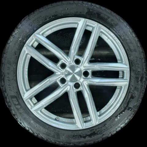 Background image for 225/45 R18 95V WINTERREIFEN C-KLASSE W206 18 ZOLL ALU KOMPLETTRÄDER 4MM