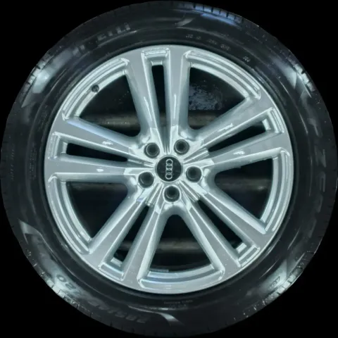 Background image for ORIGINAL AUDI Q7 4M 20 ZOLL ALUFELGEN SOMMERREIFEN 4M0601025CL Kompletträder