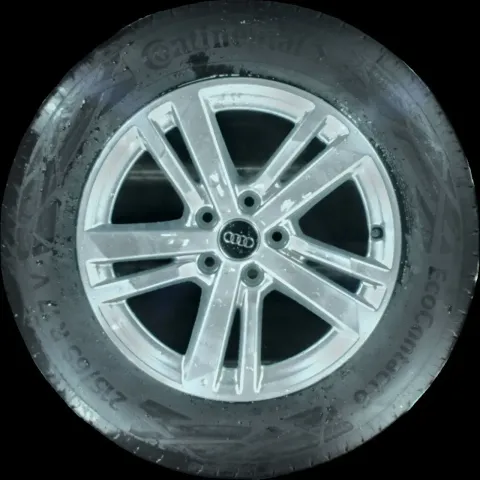 Background image for 215/65 R17 SOMMERREIFEN AUDI Q3 83A 17 ZOLL ALUFELGEN KOMPLETTRÄDER 5MM