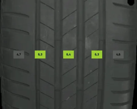 Background image for 2x Sommerreifen 195/55 R16 87h Bridgestone Turanza DOT 4619 6mm