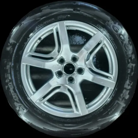 Background image for 235/60 R18 SOMMERREIFEN AUDI Q5 8R 18 ZOLL ALUMINIUM KOMPLETTRÄDER 5MM