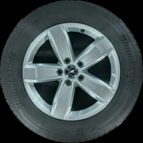Background image for 215/65 R17 WINTERREIFEN VW TIGUAN 5N (II) 17 ZOLL ALU KOMPLETTSATZ 5NA071497