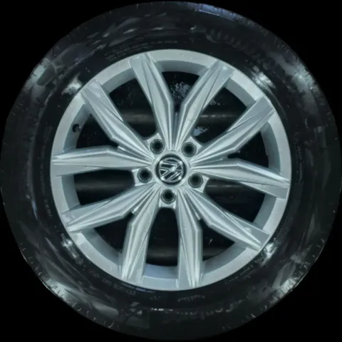 Background image for 235/55 R18 100V SOMMERREIFEN VW TIGUAN 5N 18 ZOLL ALU KOMPLETTRÄDER 5NN601025AD