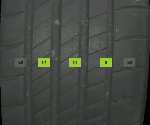 Background image for 4x Sommerreifen 235/35 R19 91y Bridgestone Potenza DOT 4123 4-5mm