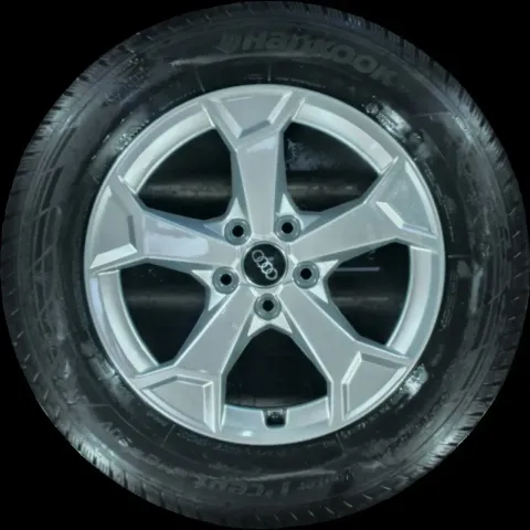 Background image for 215/65 R17 99h Winterreifen AUDI Q3 F3 17 Zoll Alu Komplettsatz 4-6mm