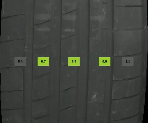 Background image for 2x Sommerreifen 245/45 R18 100Y Goodyear Eagle F1 DOT  2423 3423 6mm