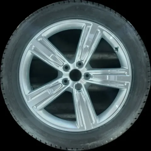 Background image for 235/50 R19 WINTERREIFEN AUDI A8 4N 19 ZOLL ALUMINIUM KOMPLETTSATZ 6-7MM