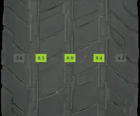Background image for 4x Sommerreifen 215/75 R16 116R Continental DOT5022 6-8mm
