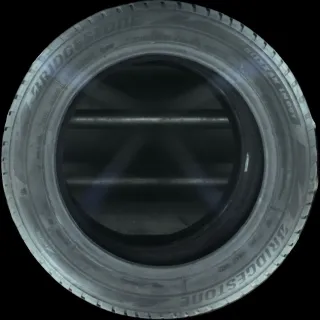 2x 215/55 R17 94V Winterreifen Bridgestone Blizzak 4mm DOT 3322 - Bild 3