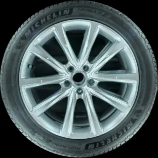245/45 R19 102V WINTERREIFEN AUDI Q3 F3 19 ZOLL ALU KOMPLETTSATZ 5-6MM - Bild 1