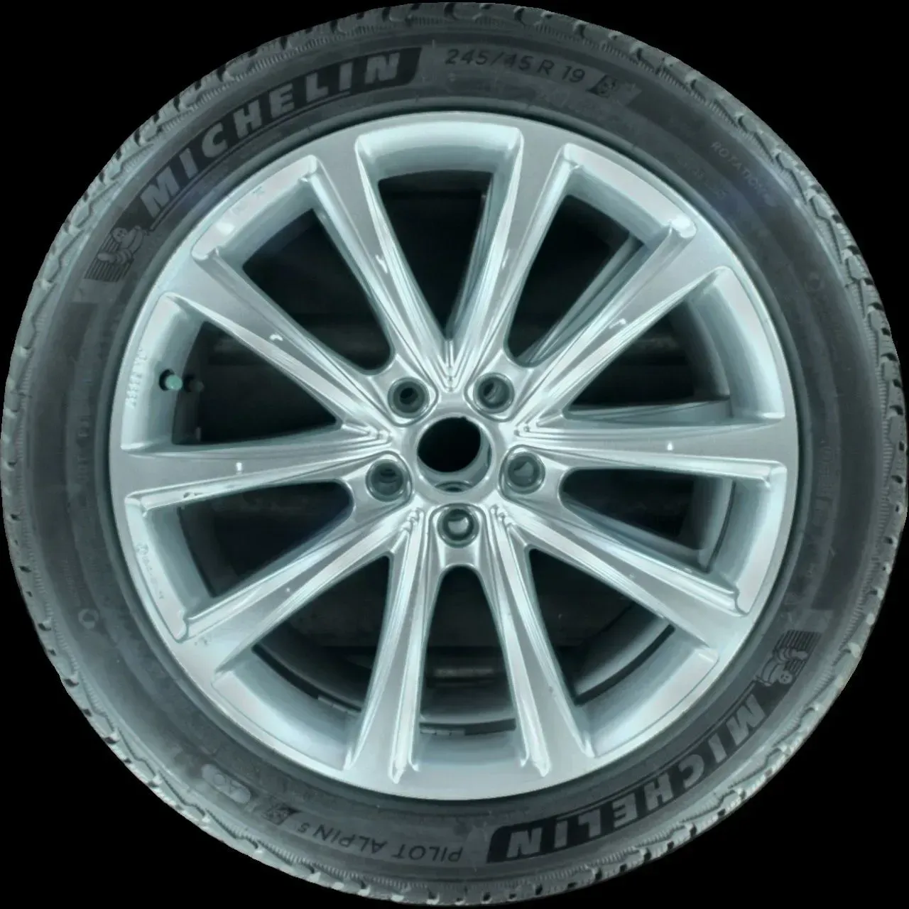 245/45 R19 102V WINTERREIFEN AUDI Q3 F3 19 ZOLL ALU KOMPLETTSATZ 5-6MM - Bild 1
