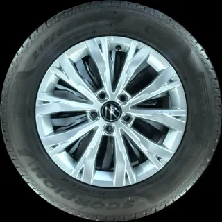 215/65 R17 99H WINTERREIFEN VW TIGUAN 5N 17 ZOLL ALUMINIUM KOMPLETTSATZ 4-6MM - Bild 1
