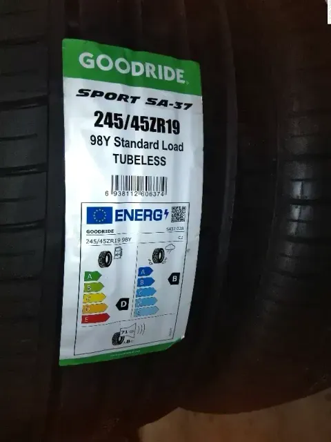 Background image for 4x 245/45 R19 98Y Sommerreifen Goodride Sport  DOT 4224